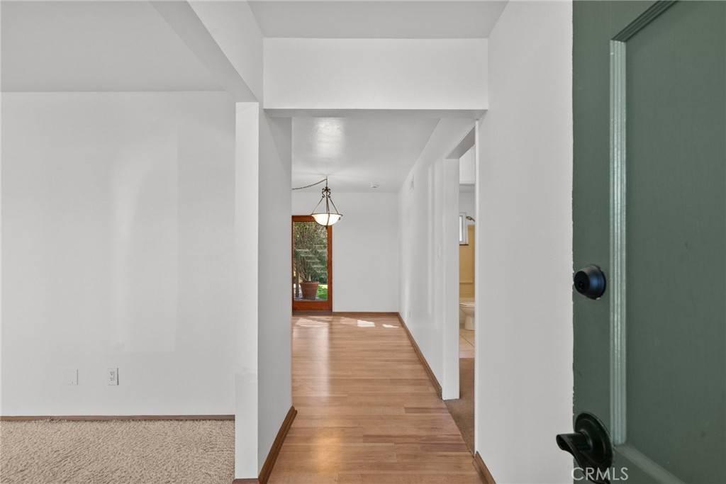 Costa Mesa, CA 92626,2957 Royal Palm DR