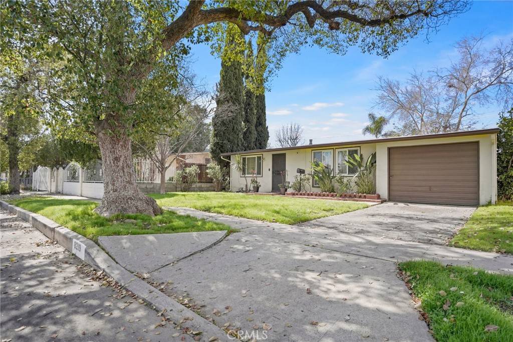 Panorama City, CA 91402,8219 Cantaloupe AVE