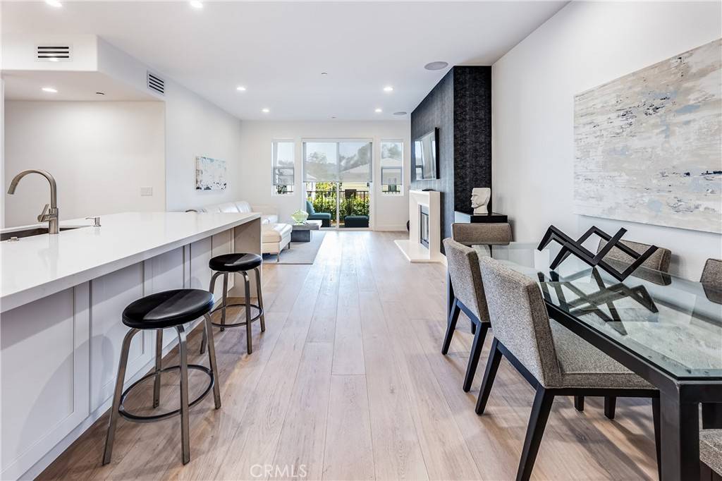 North Hollywood, CA 91601,4820 Bellflower AVE #208