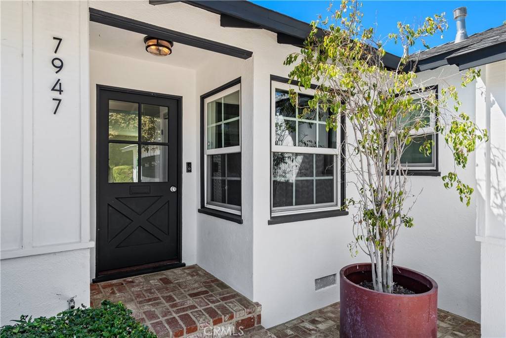 Lake Balboa, CA 91406,7947 Amestoy Avenue