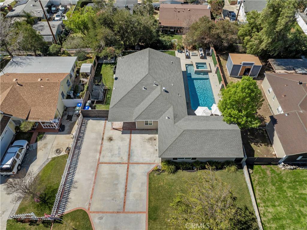 Saugus, CA 91350,27233 Santa Clarita Rd