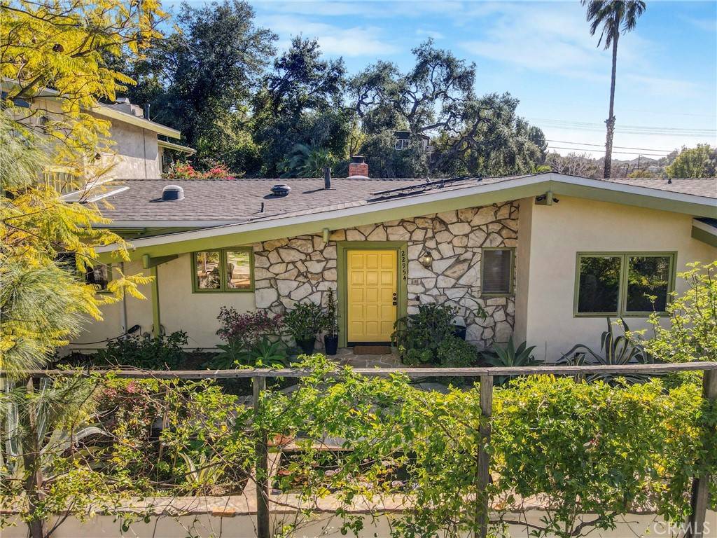 Woodland Hills, CA 91364,22954 Darien ST