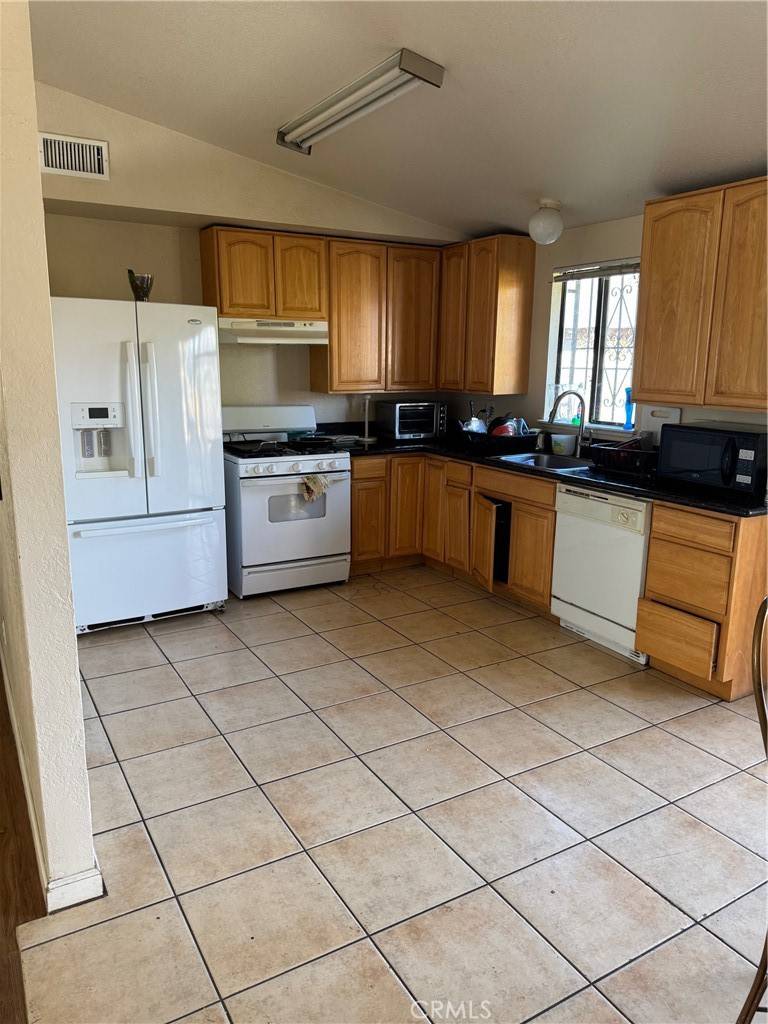 Sacramento, CA 95820,3915 38th ST