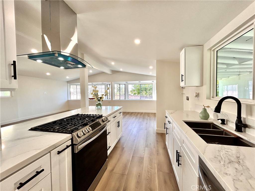 Sylmar, CA 91342,13184 13186 Herron ST
