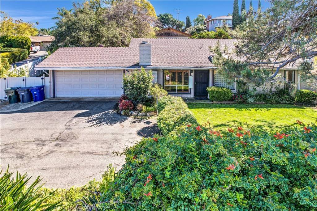 Fallbrook, CA 92028,711 De Luz RD