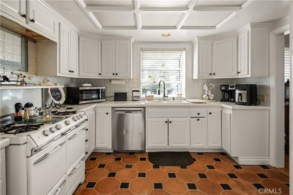 Sylmar, CA 91342,13382 Astoria ST