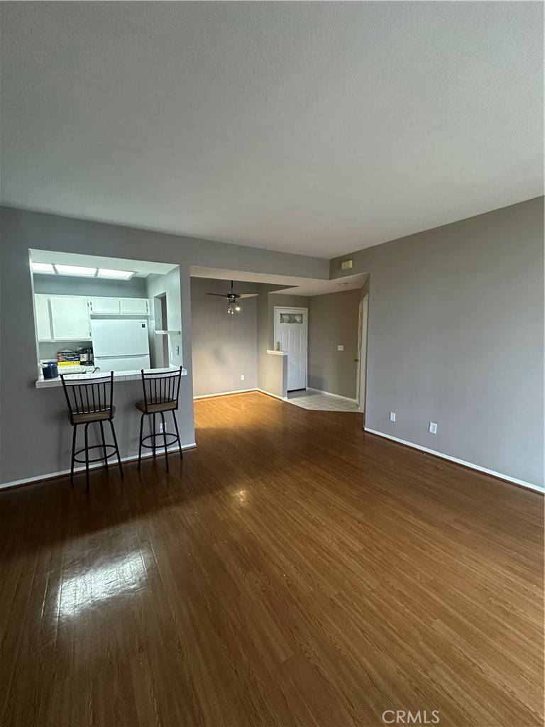 Valencia, CA 91355,24121 Del Monte DR #125