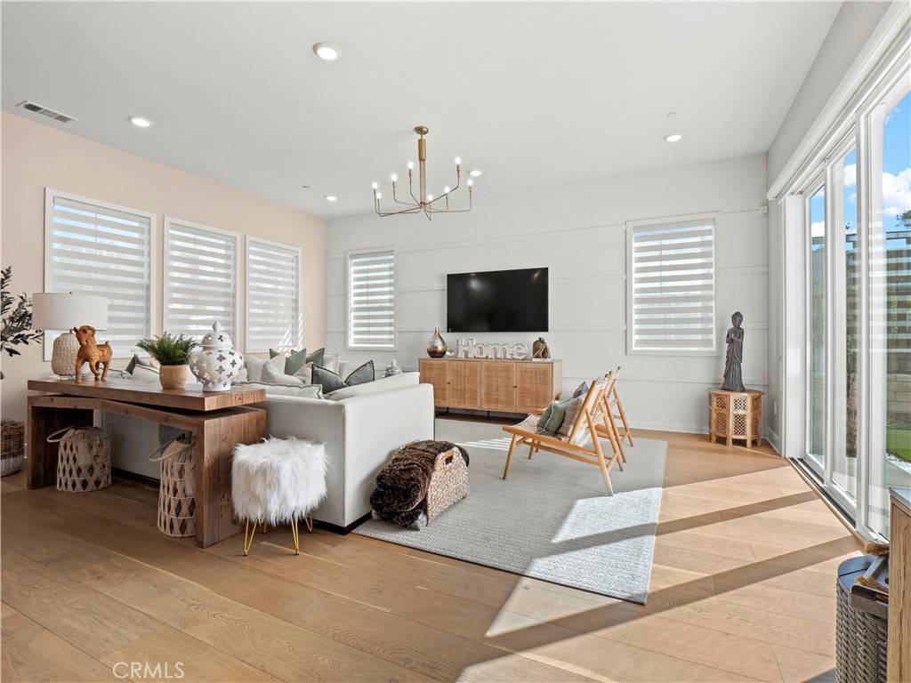 Valencia, CA 91381,27106 Observation CT