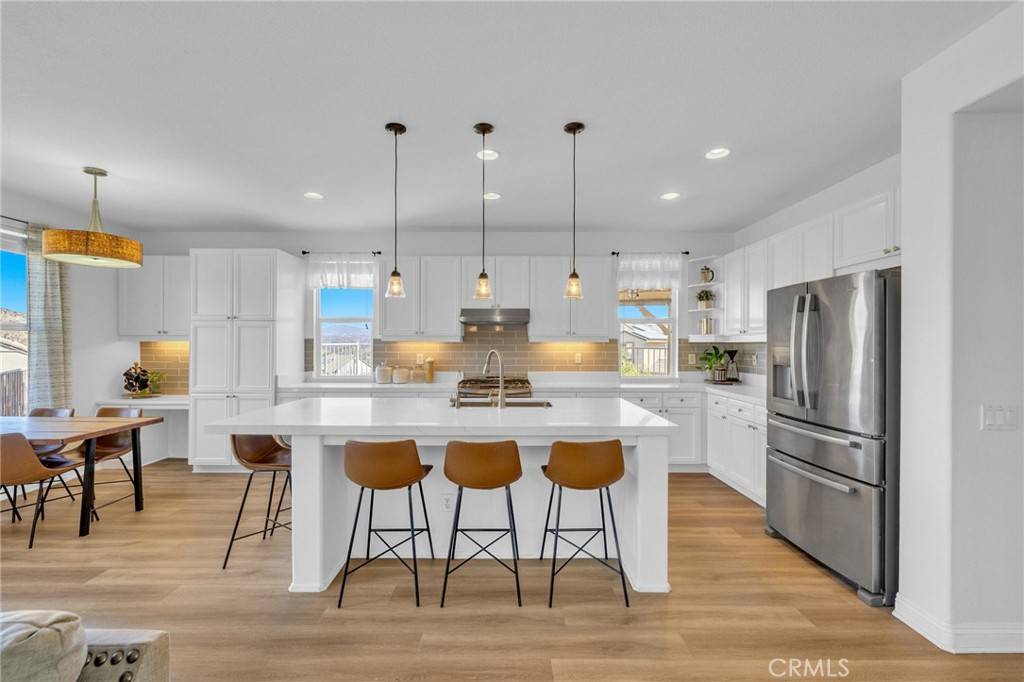 Castaic, CA 91384,30321 June Rose CT