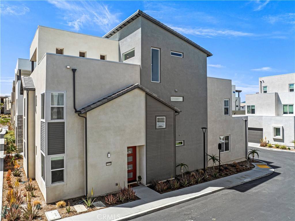 Valencia, CA 91381,27230 Bush Mallow CT