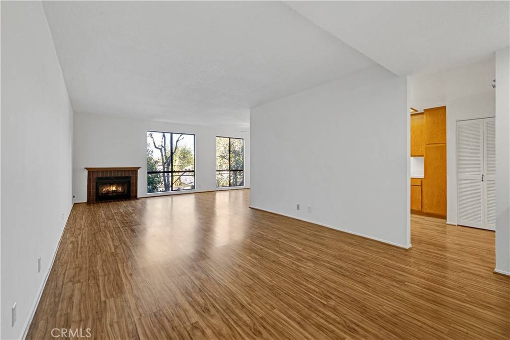 Sherman Oaks, CA 91423,13331 Moorpark ST #226