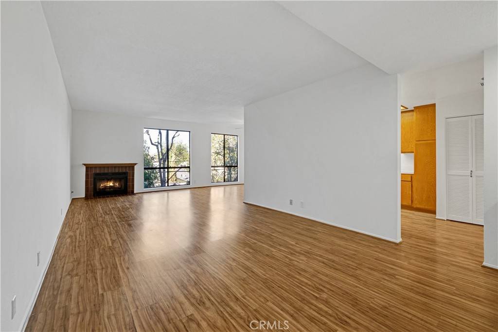 Sherman Oaks, CA 91423,13331 Moorpark ST #226
