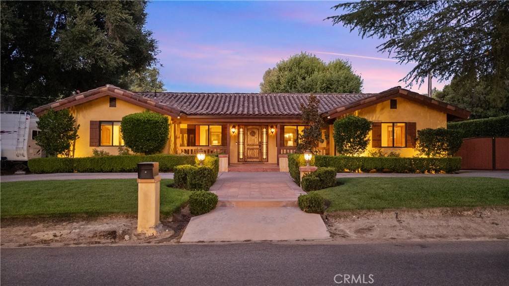 Newhall, CA 91321,24604 Apple ST