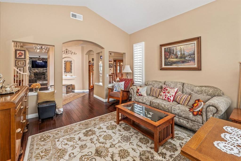 Saugus, CA 91350,22315 Circle J Ranch RD
