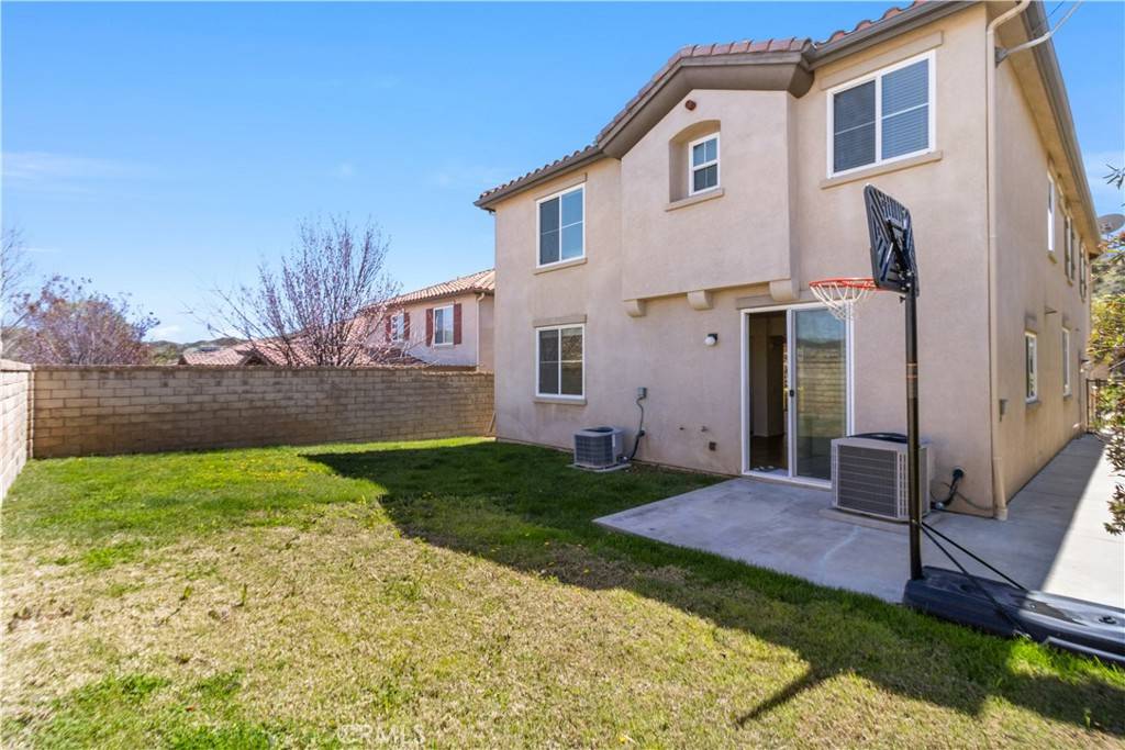 Saugus, CA 91350,20027 Christopher LN