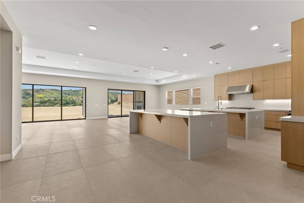 Porter Ranch, CA 91326,11851 Red Hawk LN