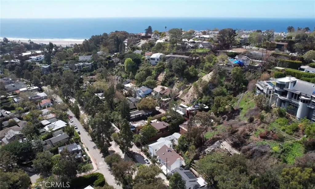 Santa Monica, CA 90402,507 W Rustic RD
