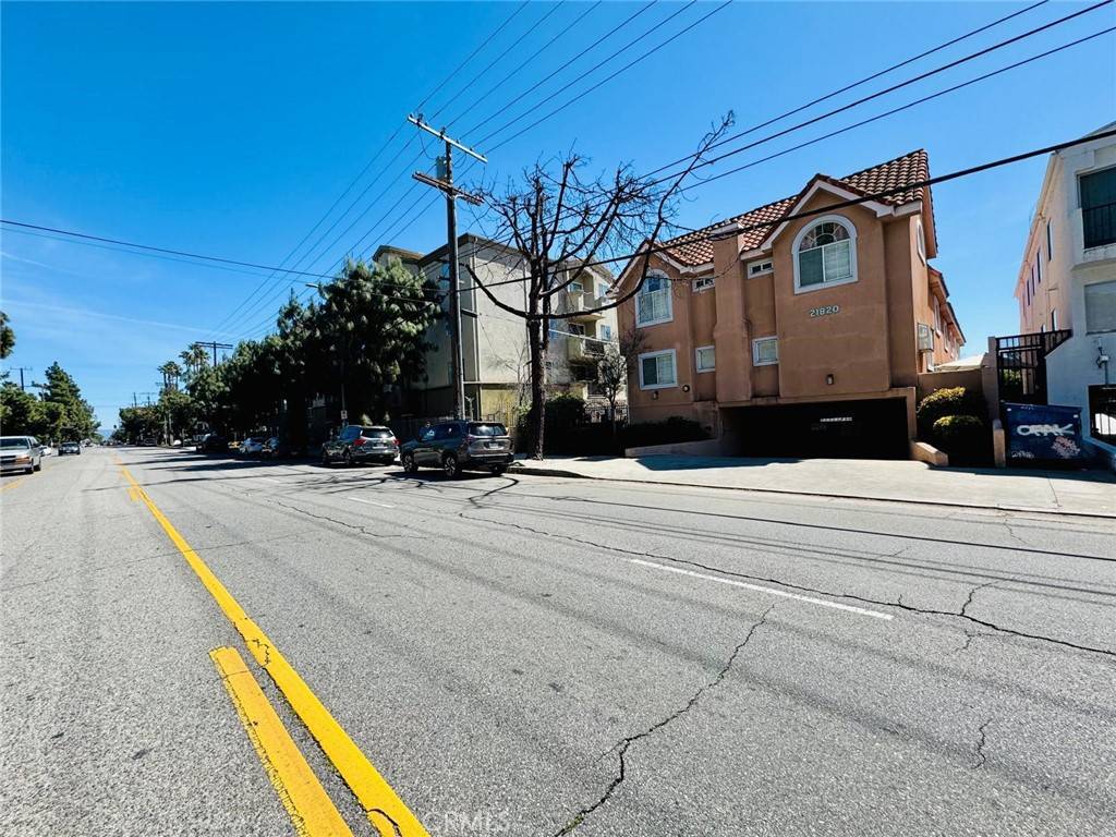 Canoga Park, CA 91304,21820 SATICOY ST W #A