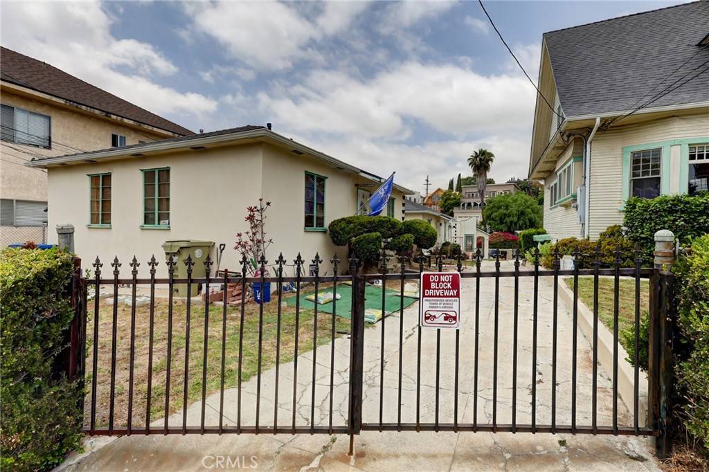 Los Angeles, CA 90026,717 -723 E Kensington RD