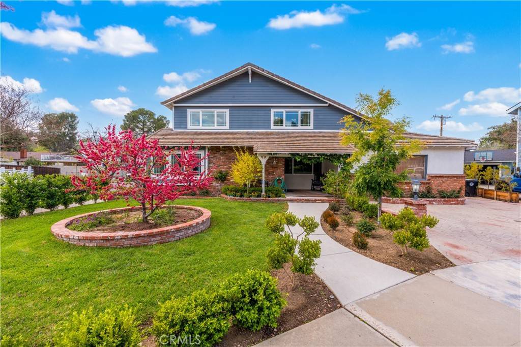 Newhall, CA 91321,24405 Derian DR