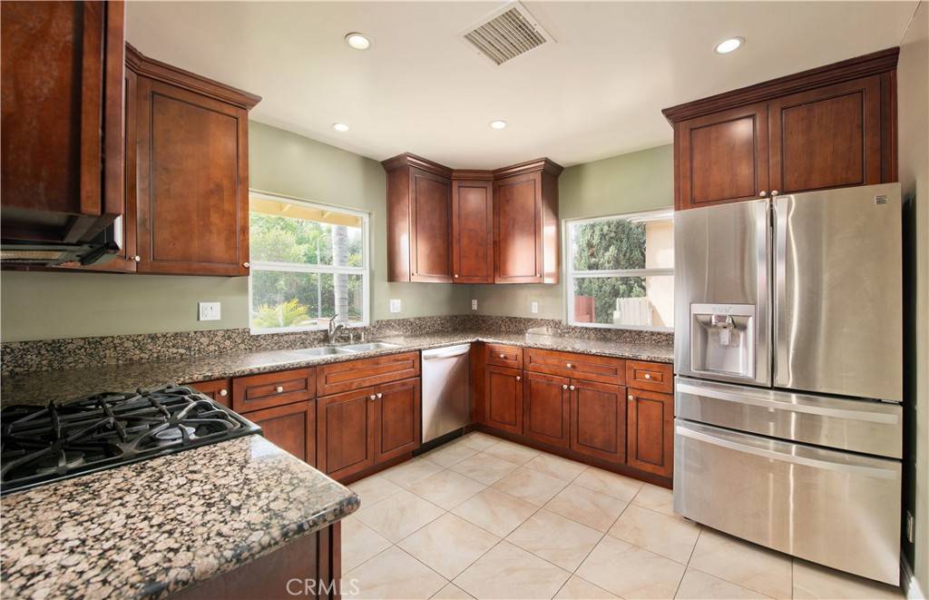 Encino, CA 91316,17561 Bullock ST