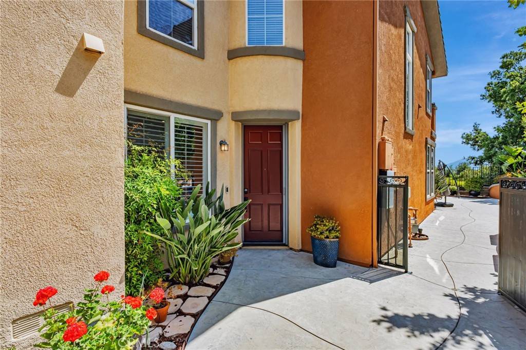 Valencia, CA 91381,25632 Via Ventana