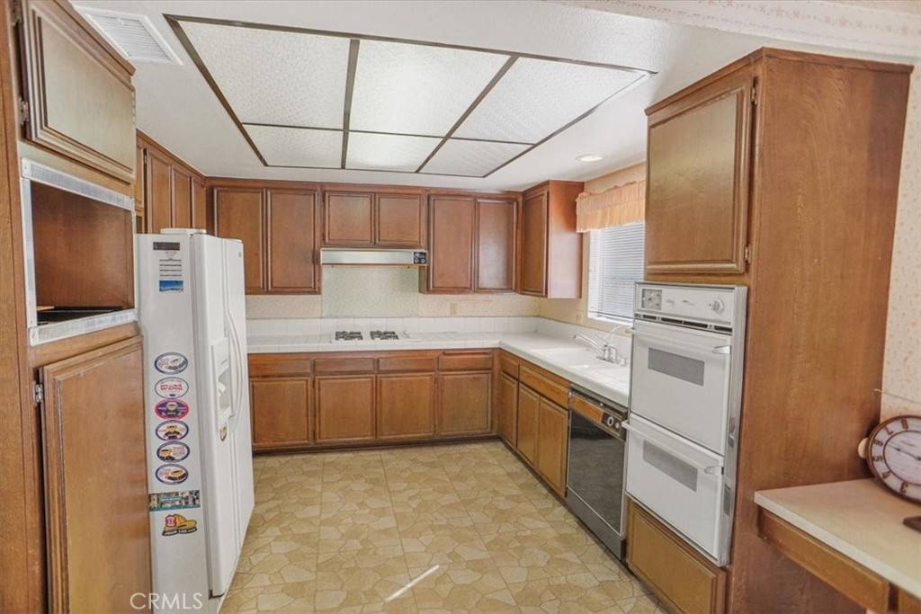 Northridge, CA 91325,17813 Lemarsh