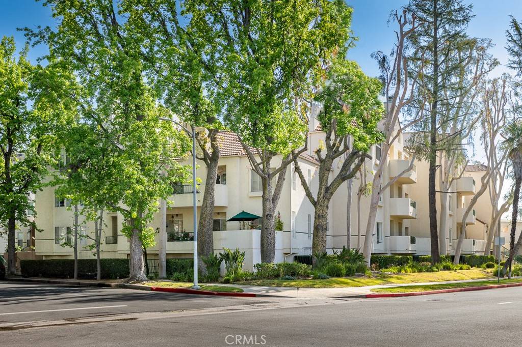 Sherman Oaks, CA 91401,5420 Sylmar AVE #321