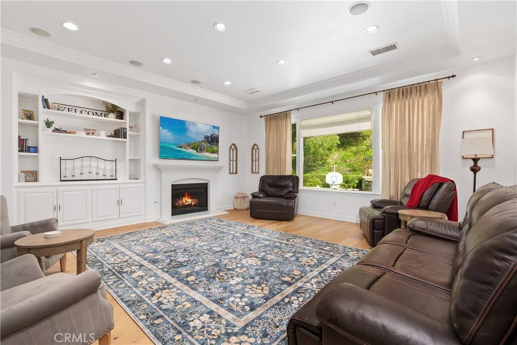 Thousand Oaks, CA 91362,598 N Conejo School RD