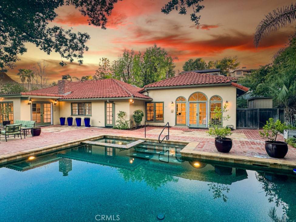 Encino, CA 91316,17356 Quesan PL
