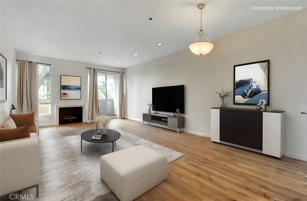 Reseda, CA 91335,19350 Sherman WAY #104