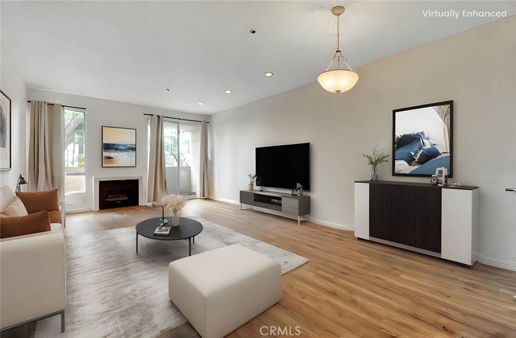 Reseda, CA 91335,19350 Sherman WAY #104
