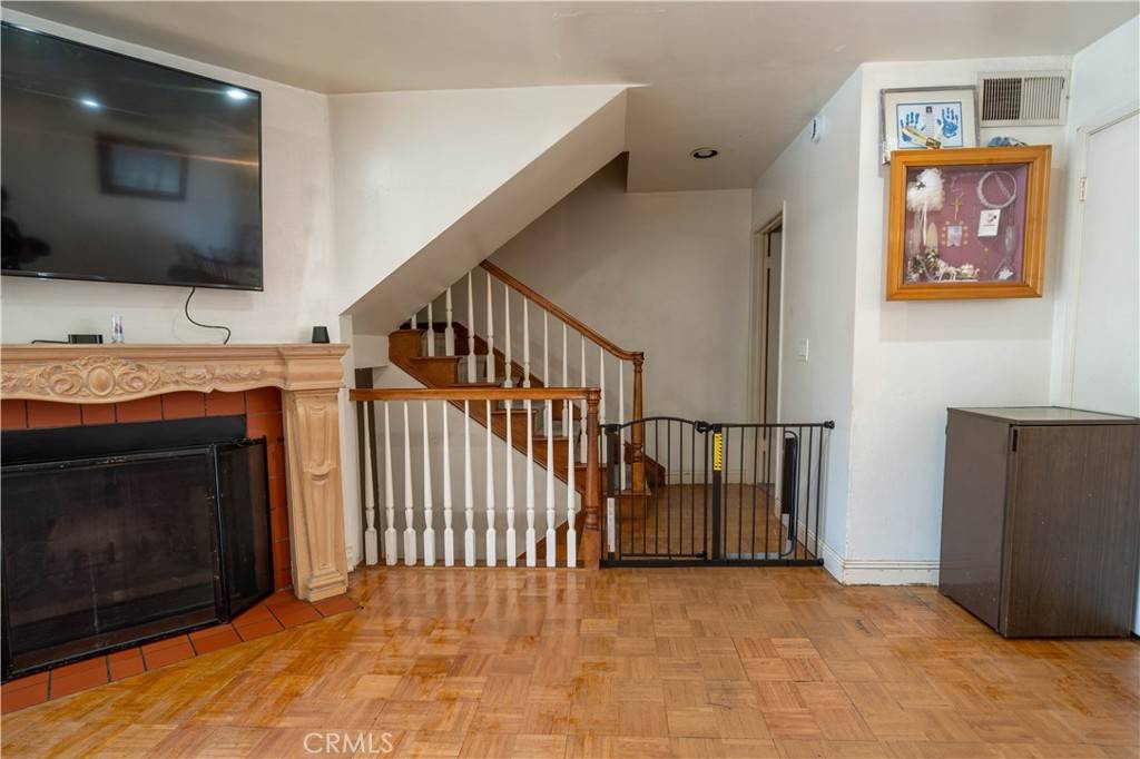 Sylmar, CA 91342,14287 Foothill BLVD #33