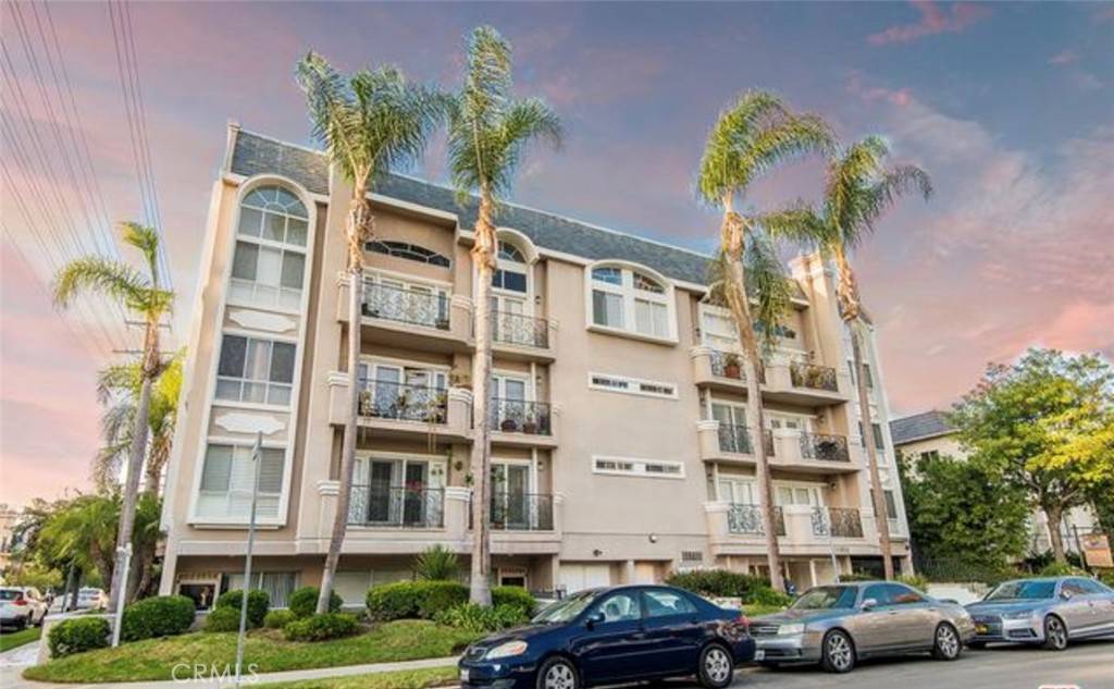 Los Angeles, CA 90049,11855 Goshen AVE #101