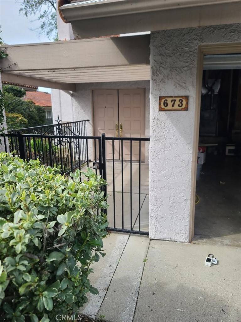 Westlake Village, CA 91362,673 Arroyo Oaks DR