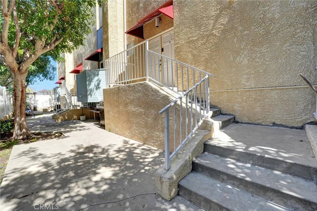 Van Nuys, CA 91405,14105 Lemay ST #4