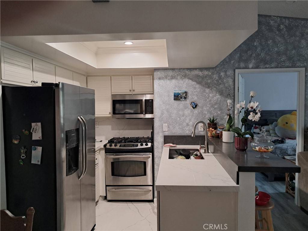 Pacoima, CA 91331,12601 Van Nuys BLVD #220