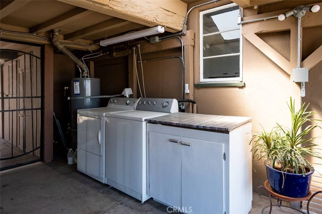 Los Angeles, CA 90068,3118 Goodview TRL