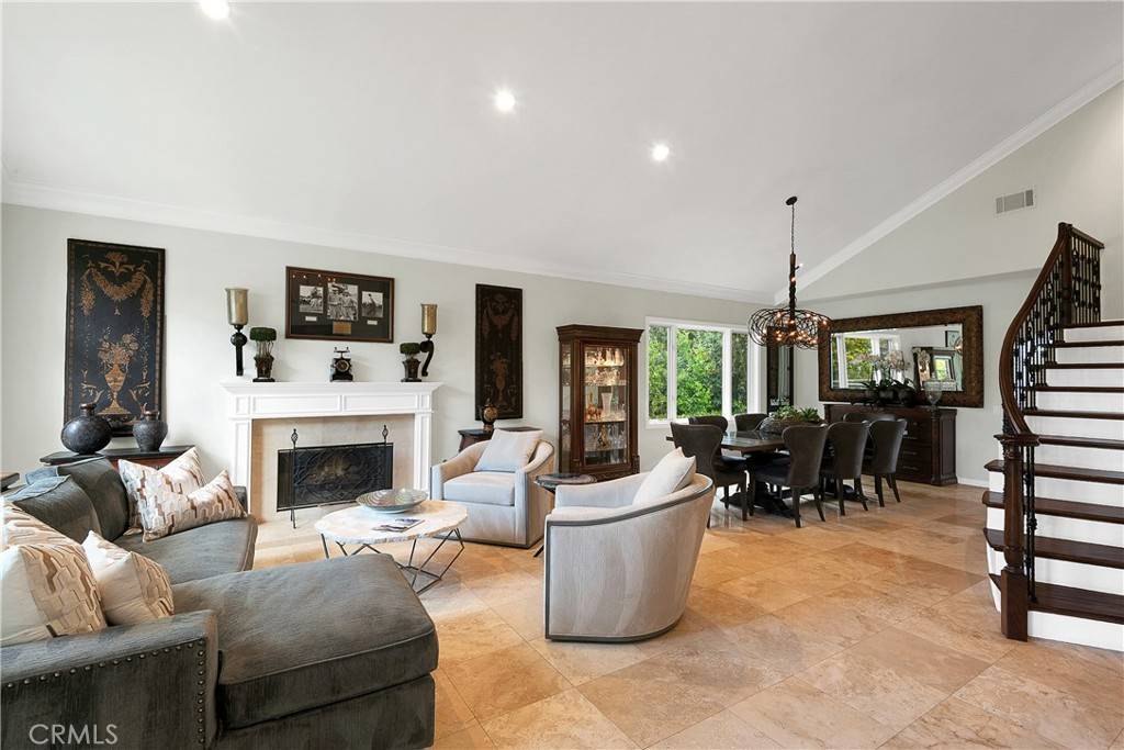 Lake Sherwood, CA 91361,184 Halsbury CT