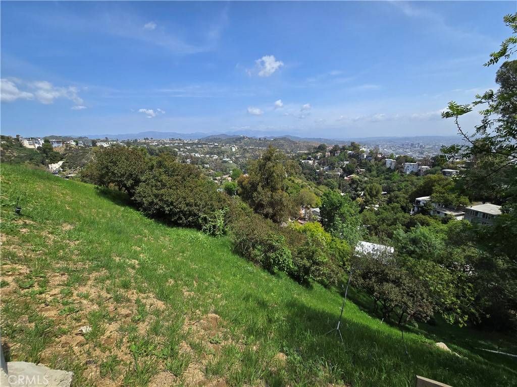 Los Angeles, CA 90046,8547 Cole Crest