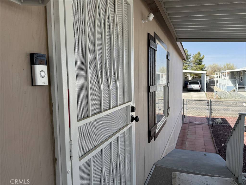 Rosamond, CA 93560,2112 Windflower DR #116