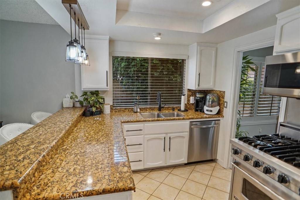 Winnetka, CA 91306,19815 Hemmingway ST