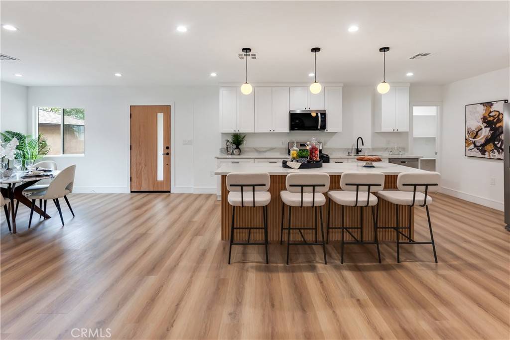 Winnetka, CA 91306,7661 Penfield AVE