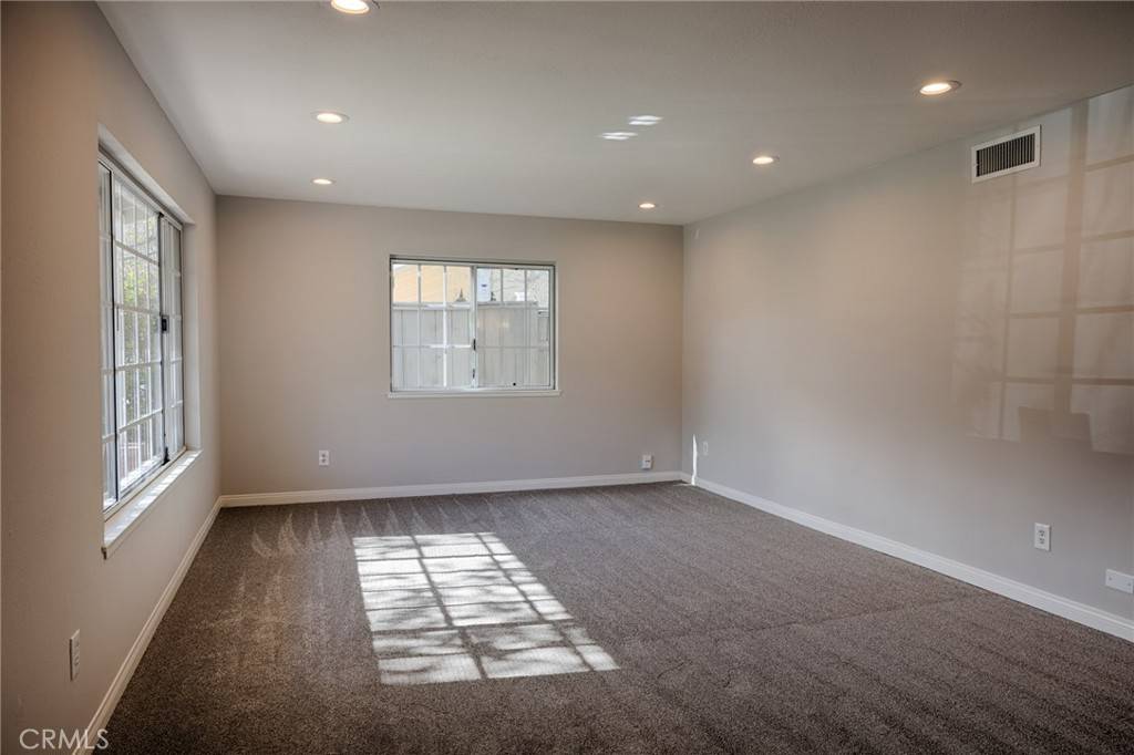 Canyon Country, CA 91387,29433 Abelia RD
