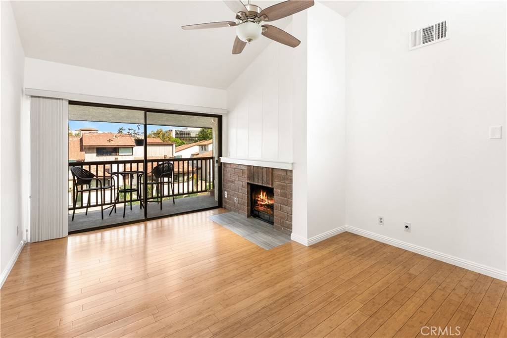 Woodland Hills, CA 91367,6275 Canoga AVE #86