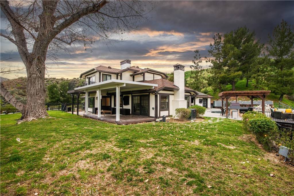 Canyon Country, CA 91387,16337 Ravenglen RD