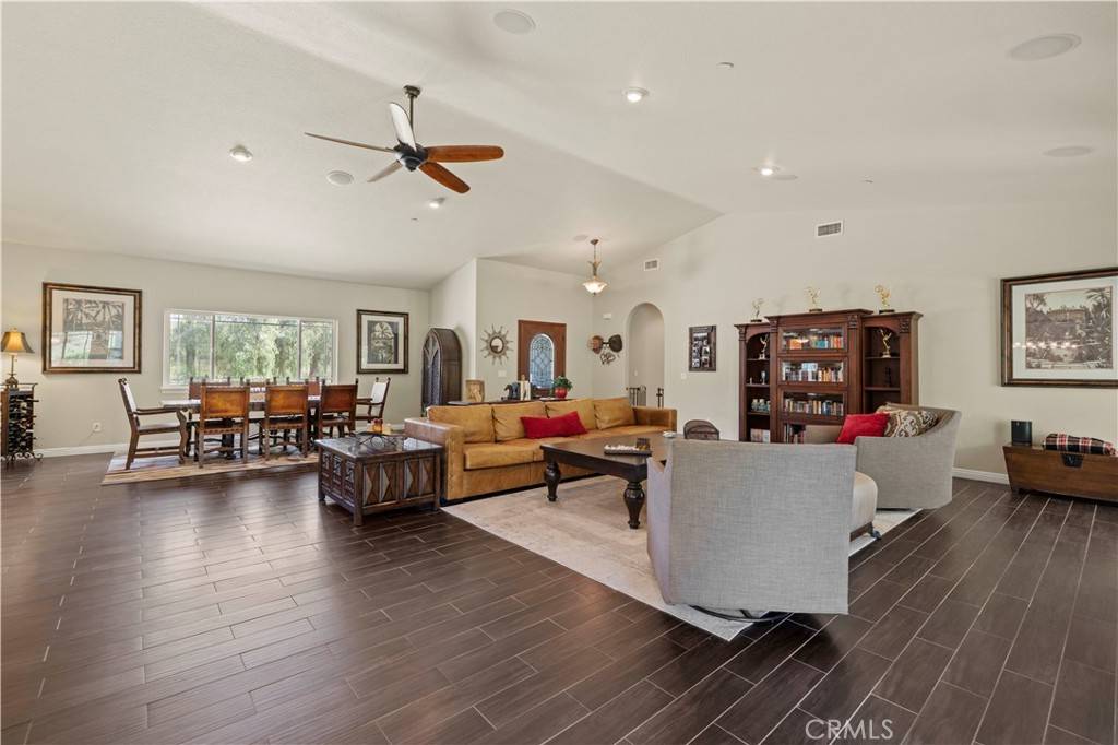 Saugus, CA 91390,18181 Lost Creek RD