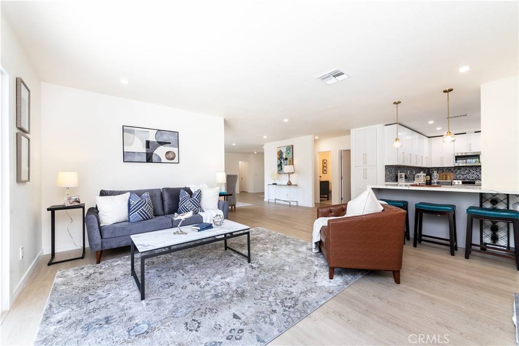 Northridge, CA 91343,9038 Whitaker AVE