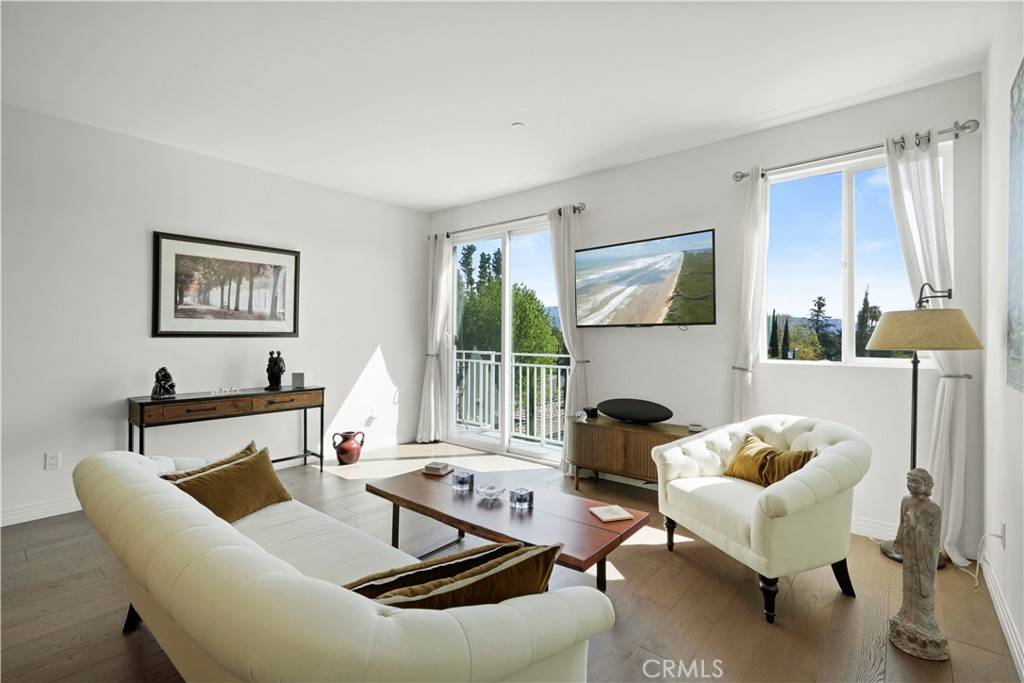 Valley Village, CA 91607,5818 Whitsett AVE #PH4