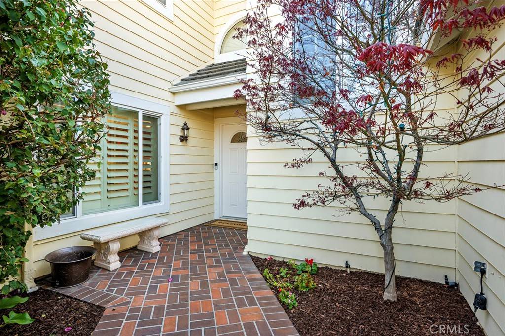 Valencia, CA 91355,24118 Saint Moritz DR